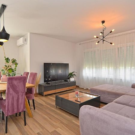 Ferienhaus Fuer 4 Personen Ca 74 Qm In Medulin, Istrien Suedkueste Von Istrien Exterior foto